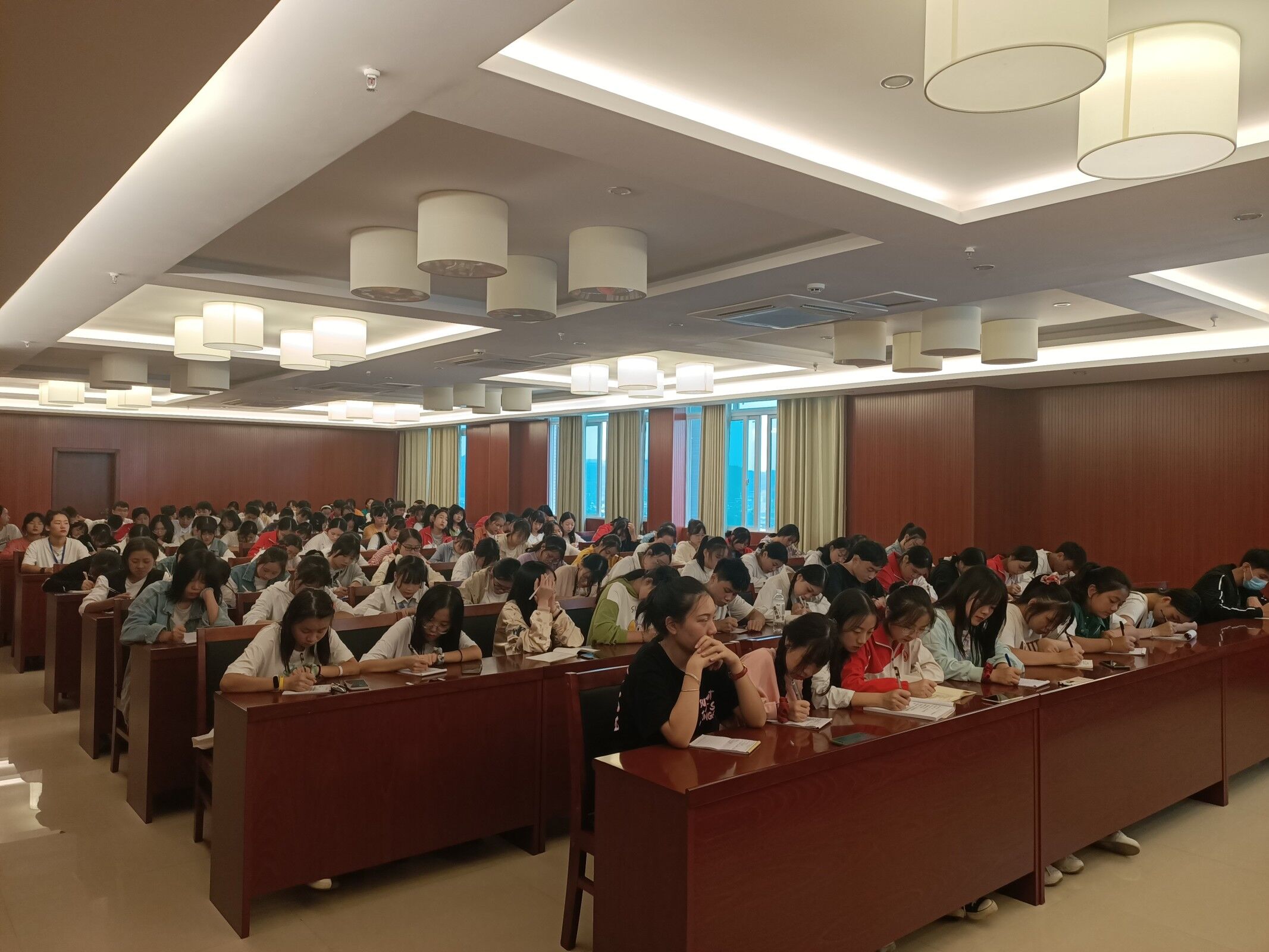 南充师范学校第四十四届学生会第一次大会成功举行