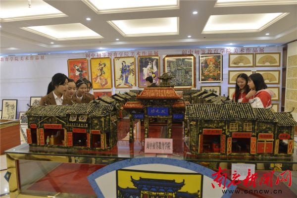 阆中师范作品“古城”